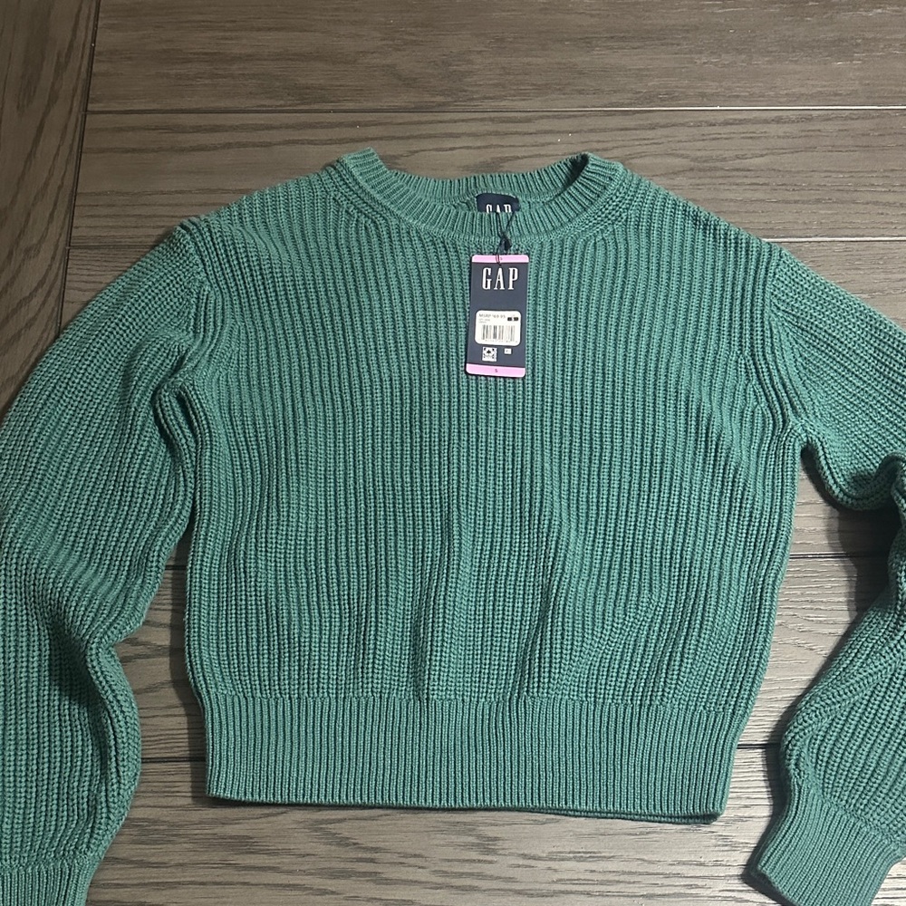 NWT! GAP Women's Green Sweater - size small
